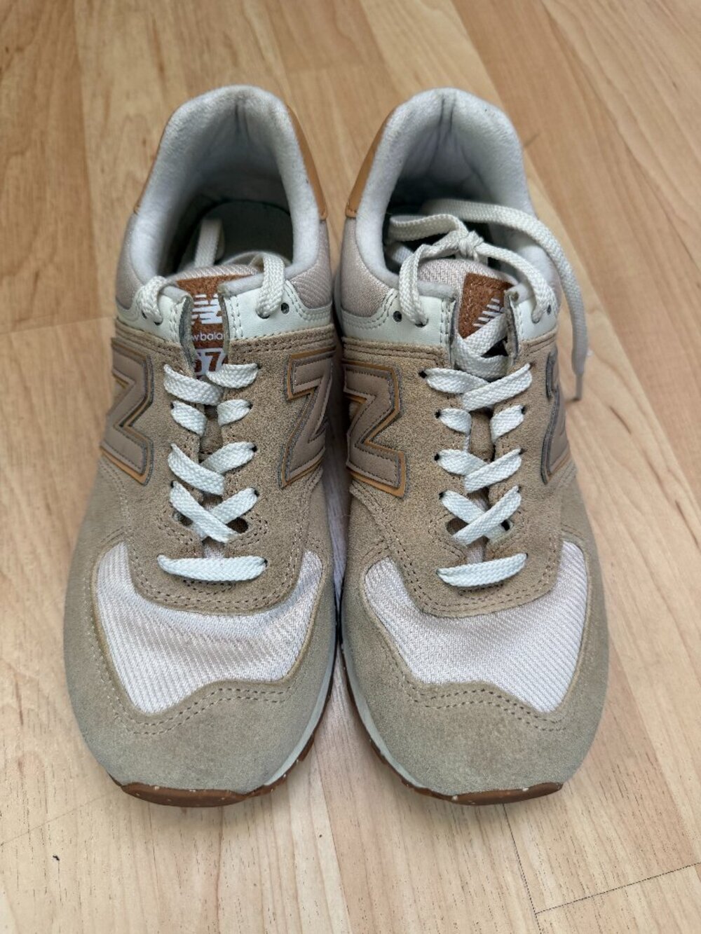 New Balance 574 Tan Beige White Sneakers Men’s 7 Women’s 8.5
